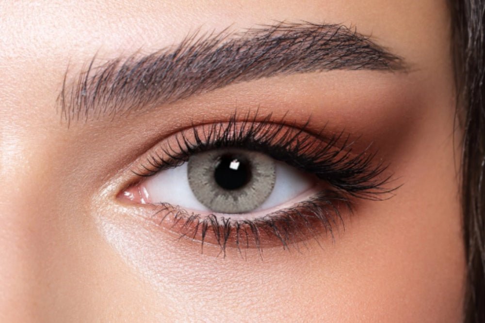 How To Choose The Best Eye Lens Color Based On Your Hair Color - Bella Contact Lenses