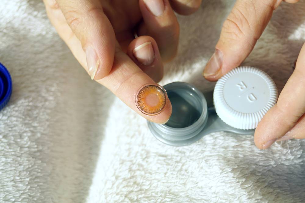 What To Avoid When Wearing Colored Contact Lenses